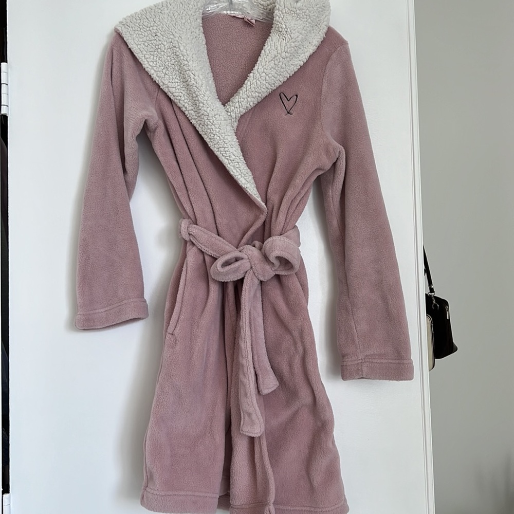 VICTORIA’S SECRET ROBE